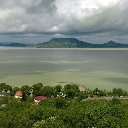Lovely Apartment At Balatonfenyves Ngoại thất bức ảnh